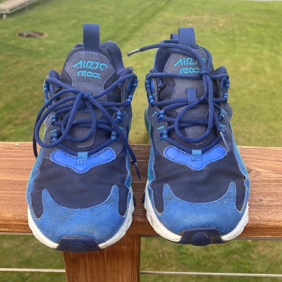 Nike Air Max 270 React - Picture 3 of 7